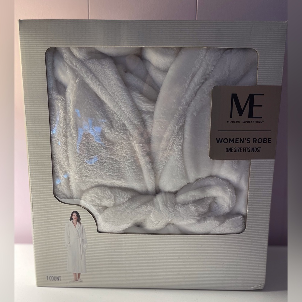 ME Women's White Robe